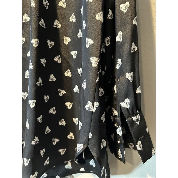 Chicos Women’s Lg Button Up Blouse Heart Print Graffiti Black Satin Whimsigoth - Picture 11 of 12